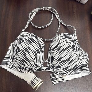 Victoria’s Secret blk/wht Bikini top